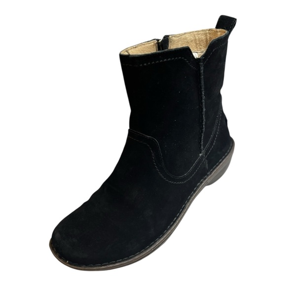 UGG Shoes - UGG Neevah Black Suede Leather Ankle Boots Fur Lined Boots Women’s Size 10